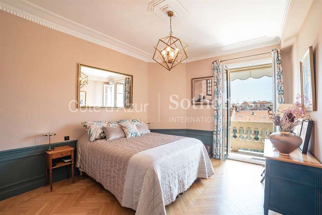 Nice Carré d'Or, appartement Belle Époque de 146 m² avec 4 chambres sur le boulevard Victor Hugo - photo 11