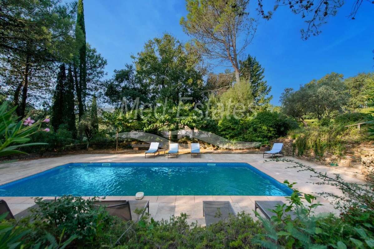 Maison à LA GARDE-FREINET