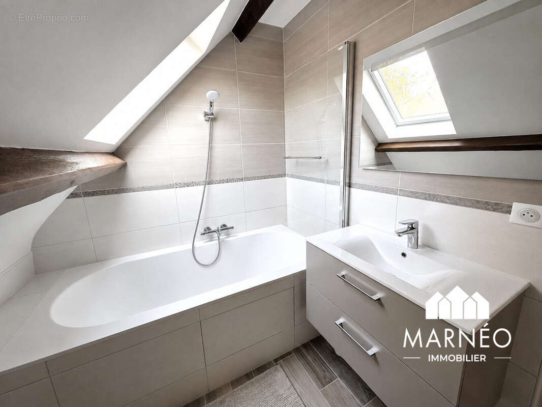 Maison 137 m² à Arbonne-La-Foret  - photo 9