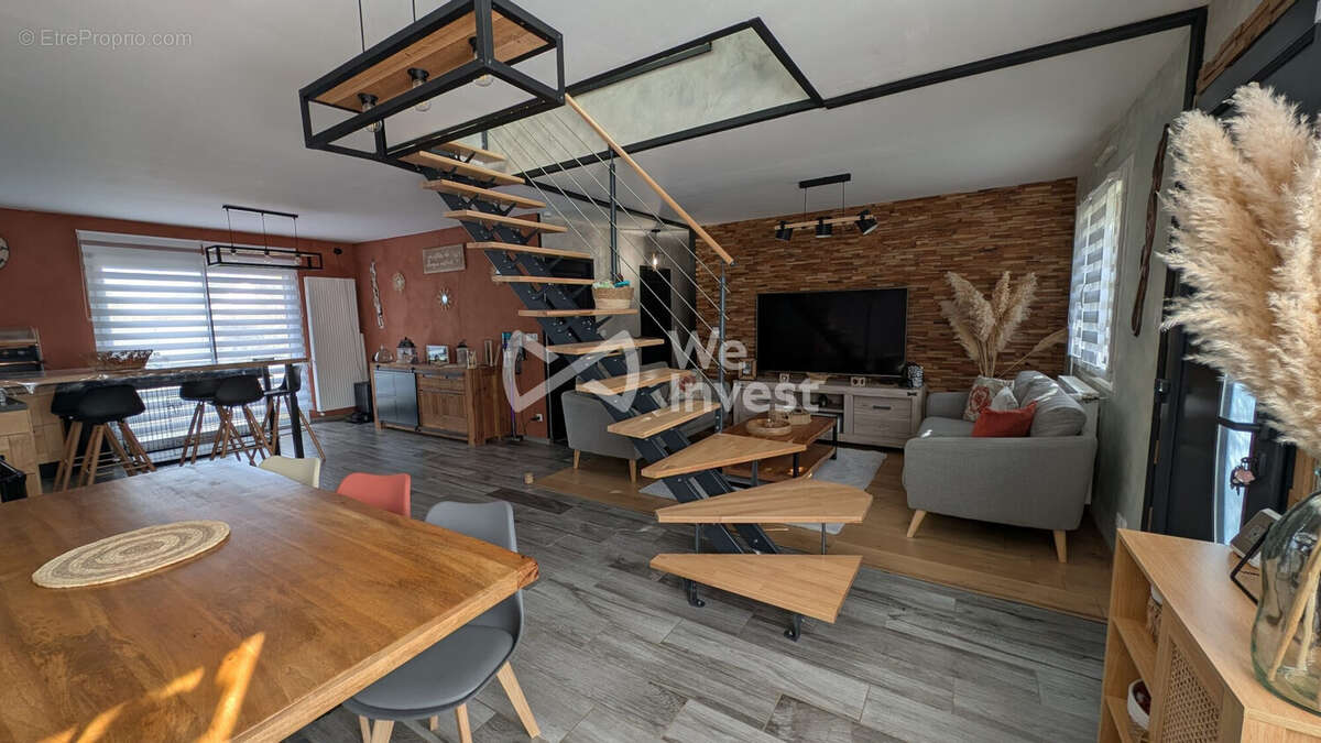 Maison à SAINT-OUEN-EN-BELIN