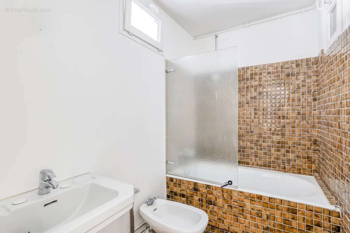 Appartement à PARIS-8E