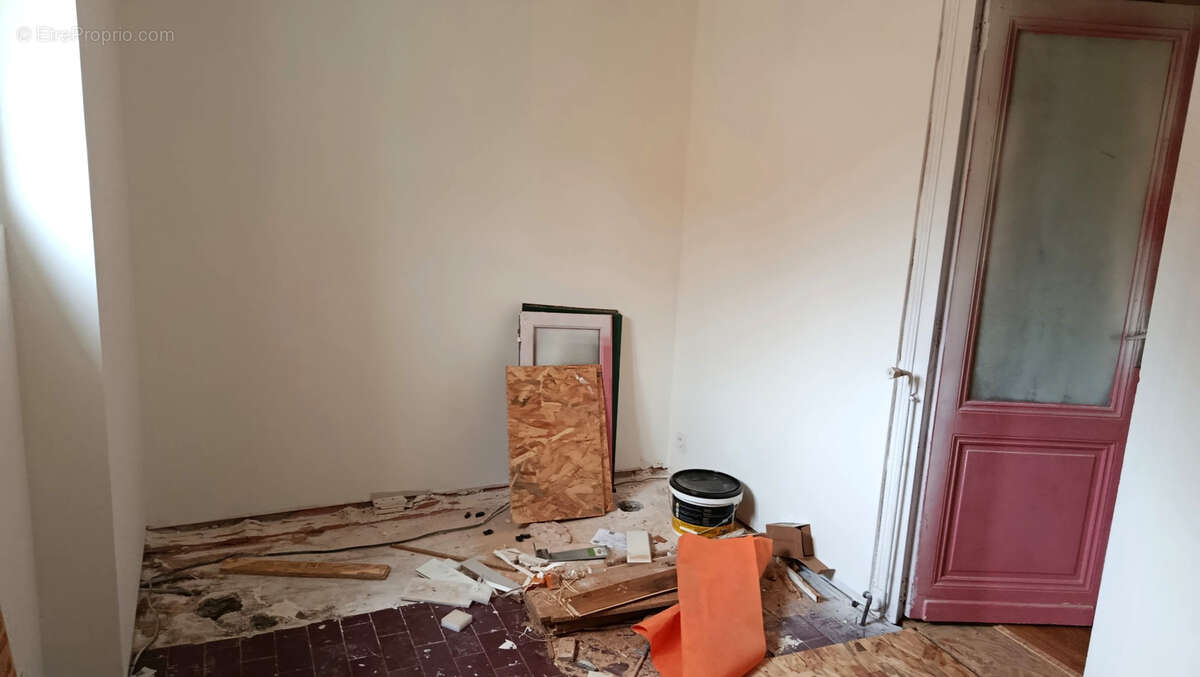 Maison et dépendance à Laruscade - photo 11