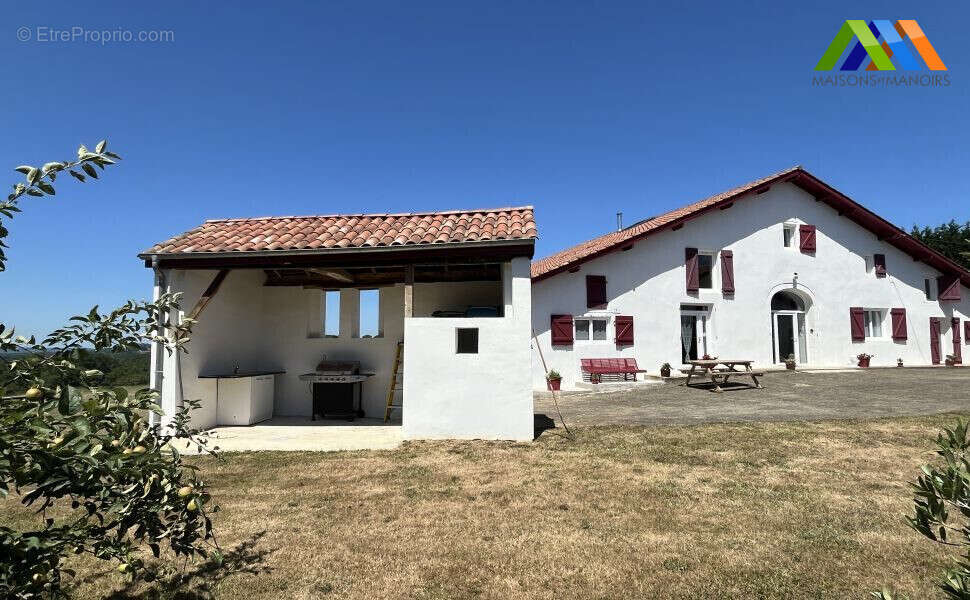 Maison 366 m² à Peyrehorade  - photo 2