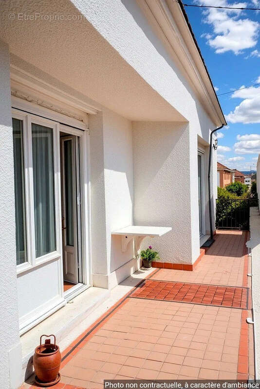 Maison à CHARMES-SUR-L&#039;HERBASSE