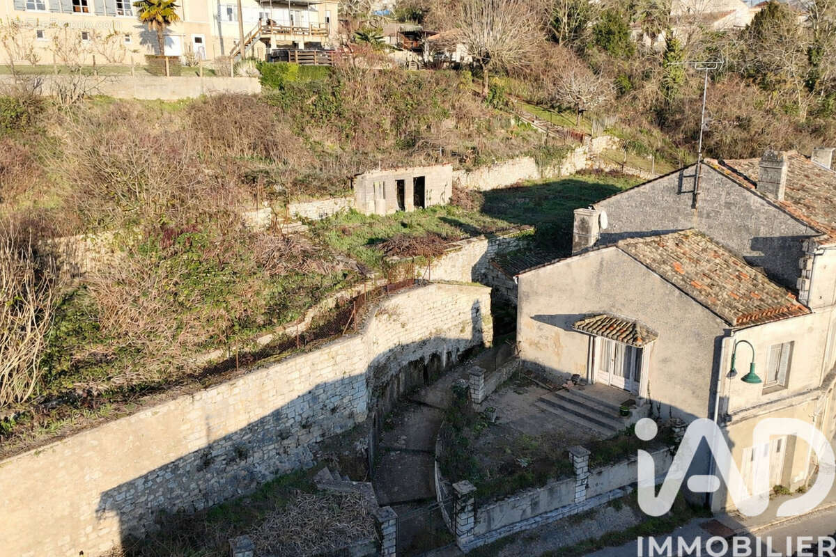 Photo 2 - Maison à VOEUIL-ET-GIGET