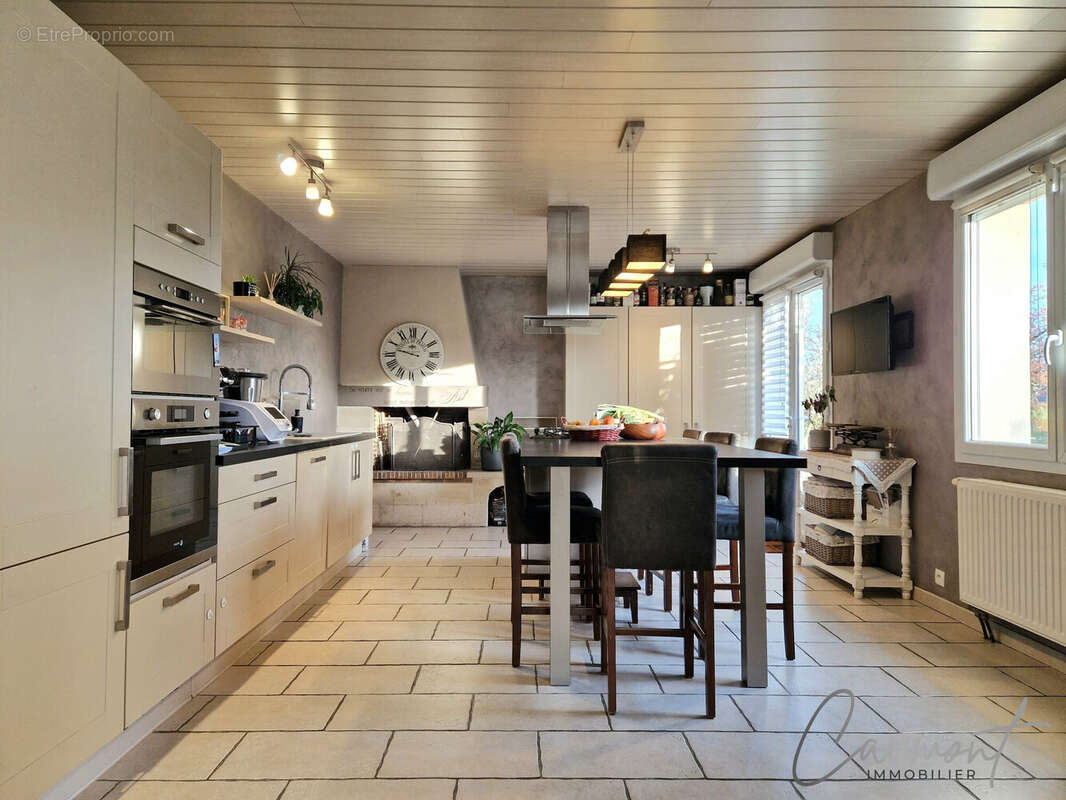 Maison à SAINT-GILLES-DE-CRETOT