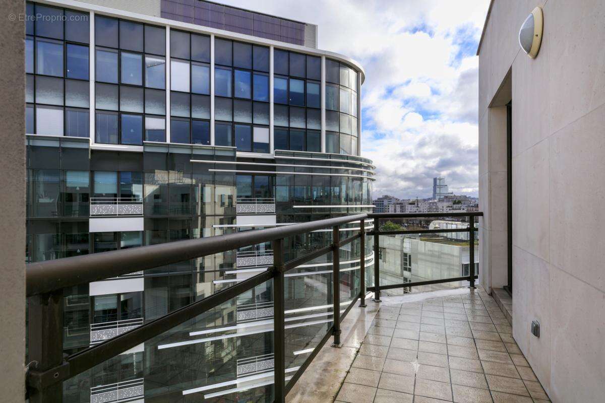 Appartement à LEVALLOIS-PERRET