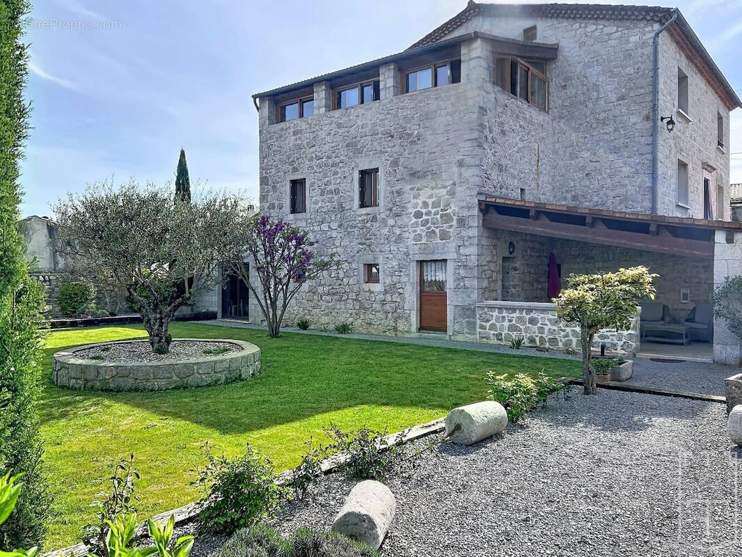 Maison à SAINT-ALBAN-AURIOLLES