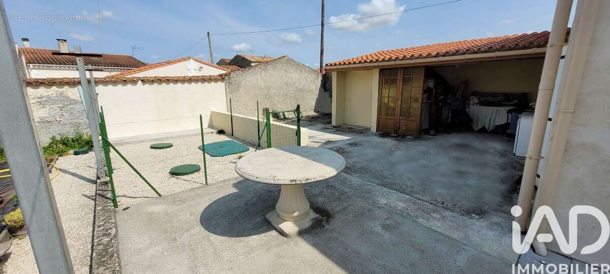 Photo 2 - Maison à SAINT-JEAN-D'ANGELY