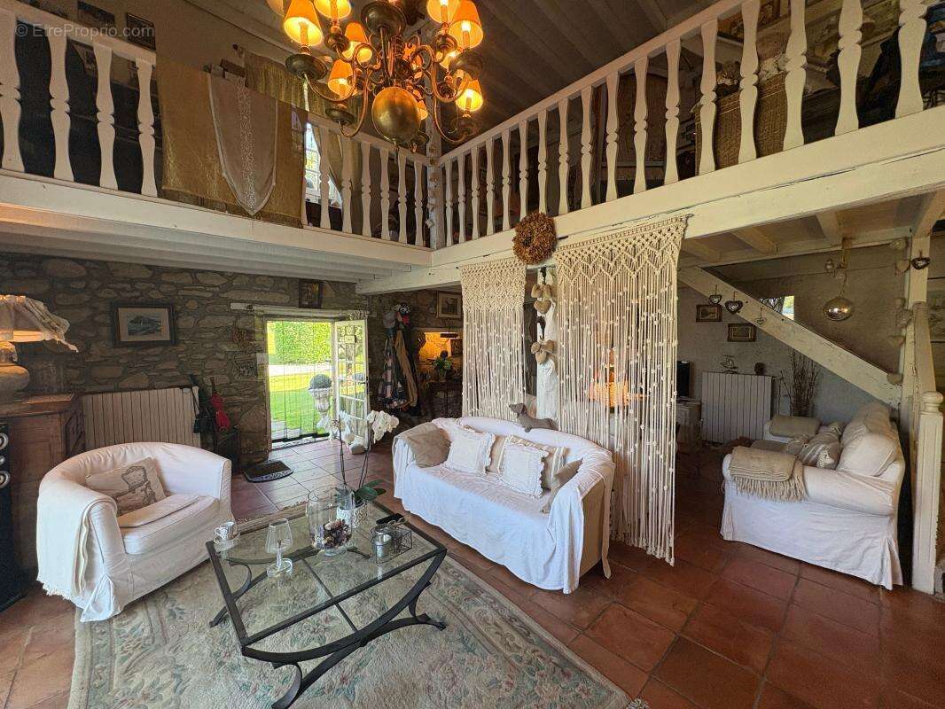 Maison à HAUT-DE-BOSDARROS