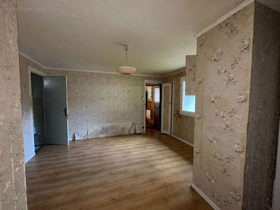 Maison à SAINT-JUST-LUZAC