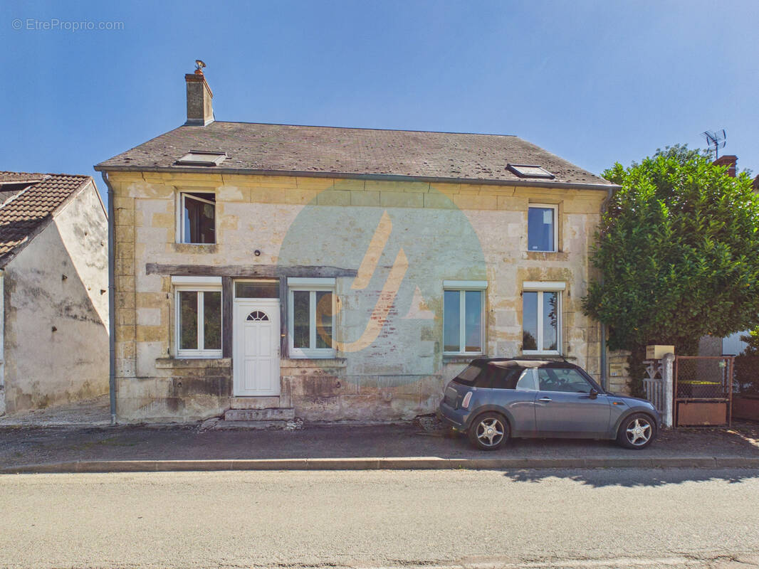 Maison à PARIGNY-LES-VAUX
