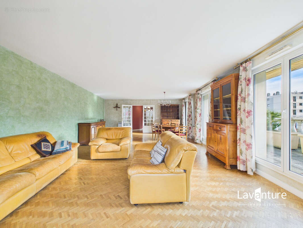 Appartement à LE PLESSIS-ROBINSON