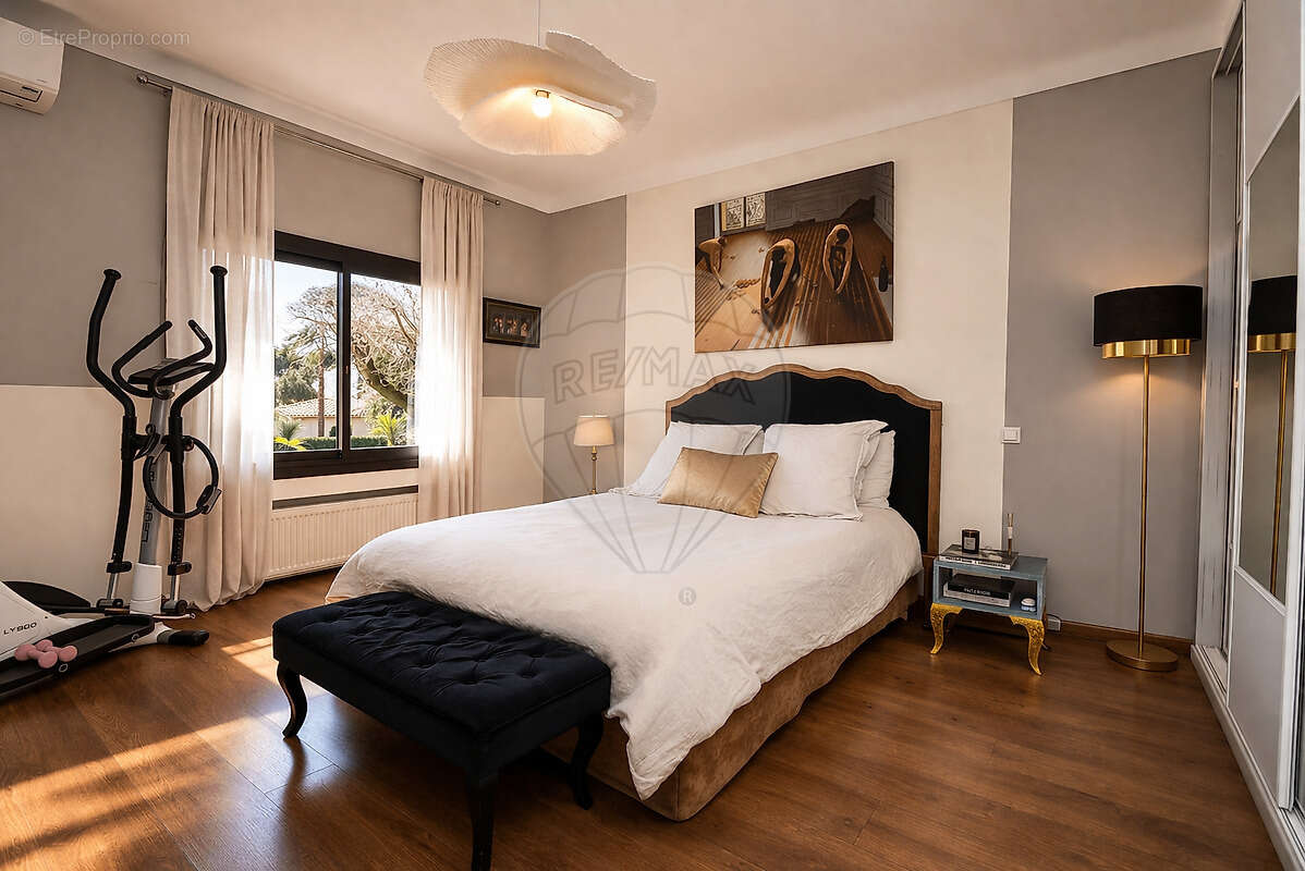 Maison à ROQUEFORT-LES-PINS