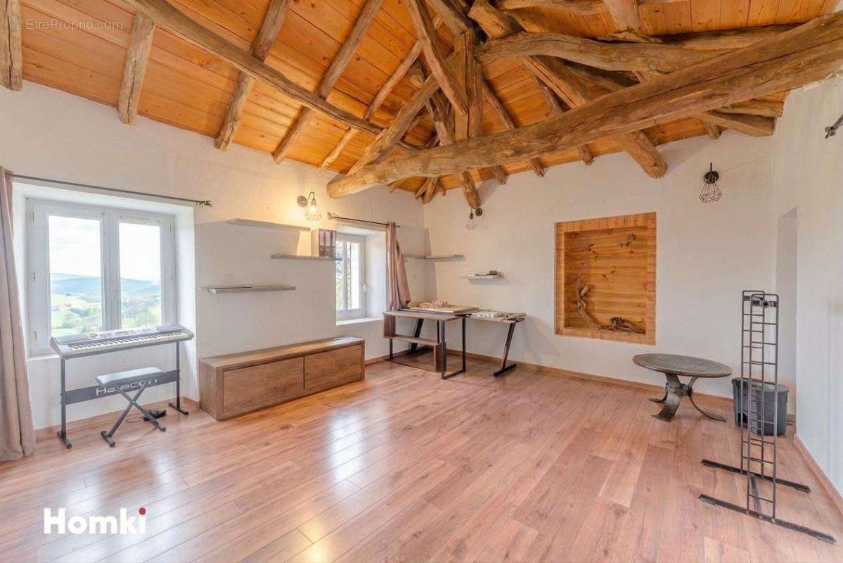 Maison/Villa T5 de 105 m2 à Saint-Clément-de-Vers 69790 - photo 5