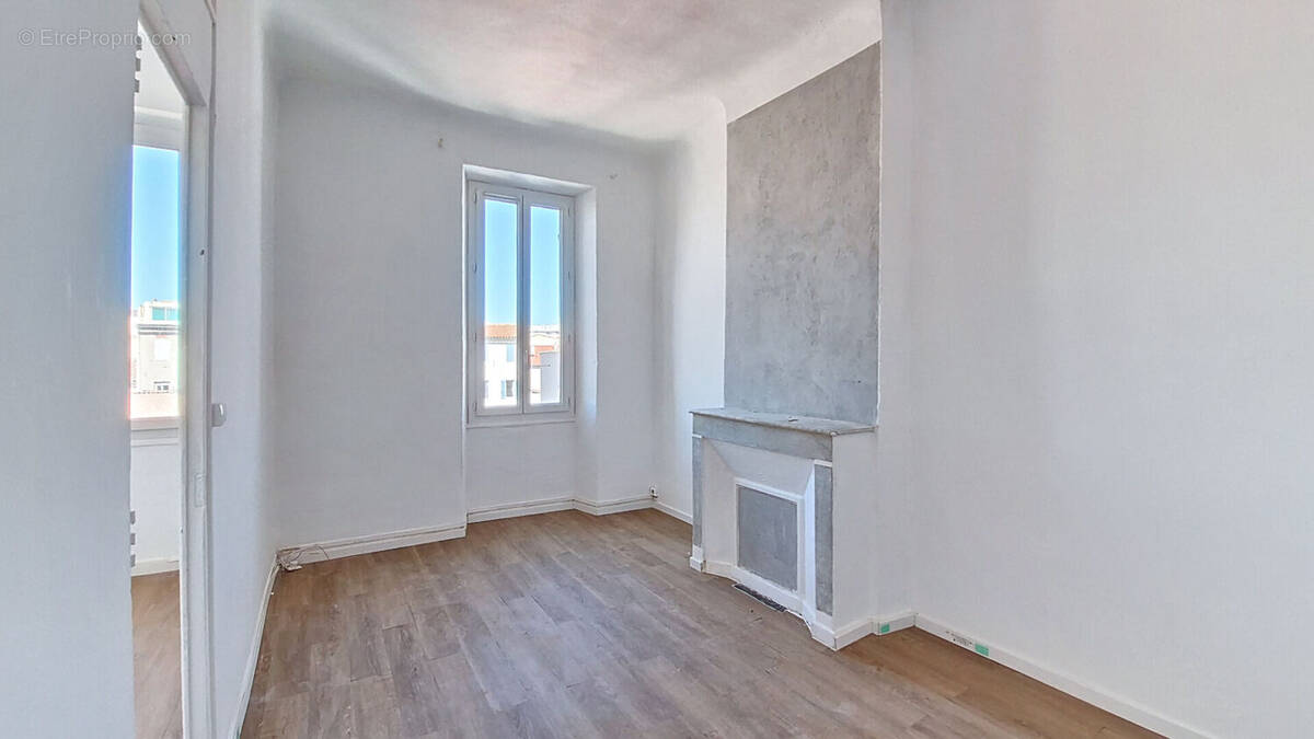 Appartement à MARSEILLE-3E