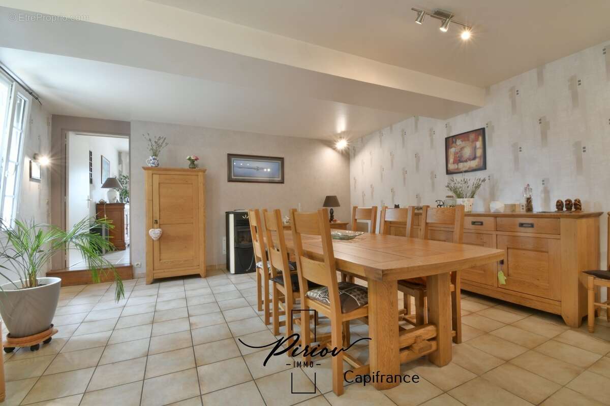 Propriété 5 chambres, dépendances, proche commerces et services - photo 21