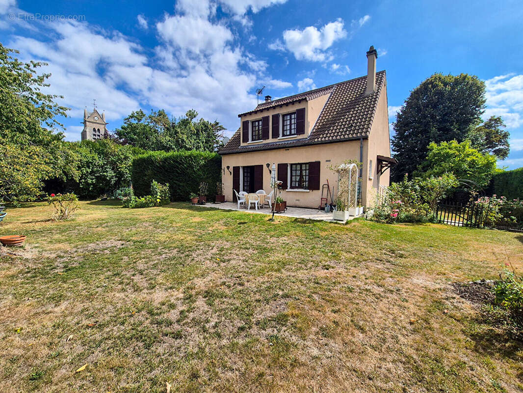 Maison à SIVRY-COURTRY