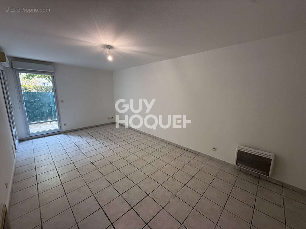Appartement F2, 43 m² en rez-de-chaussée avec terrasse et parking, à vendre à PERPIGNAN, quartier Saint Martin - photo 2