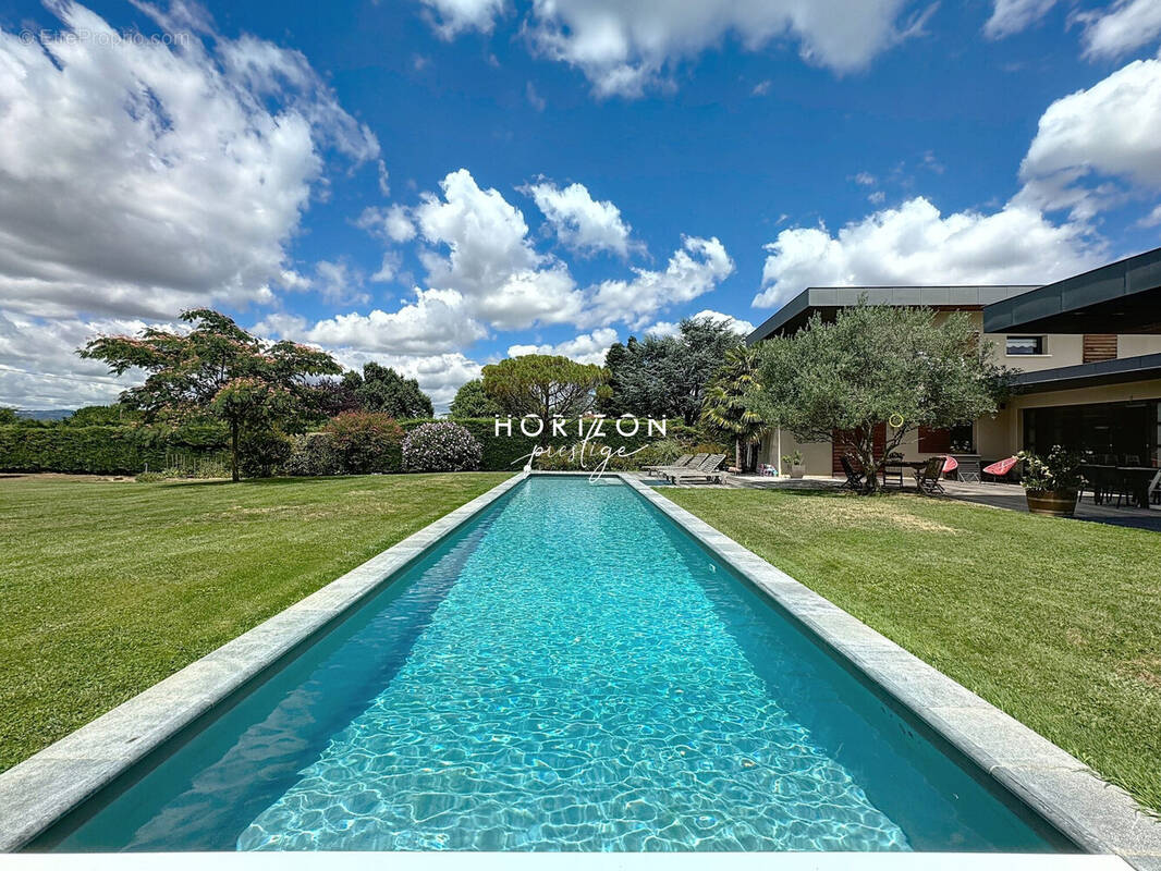 Maison à SAINT-GENIS-LAVAL