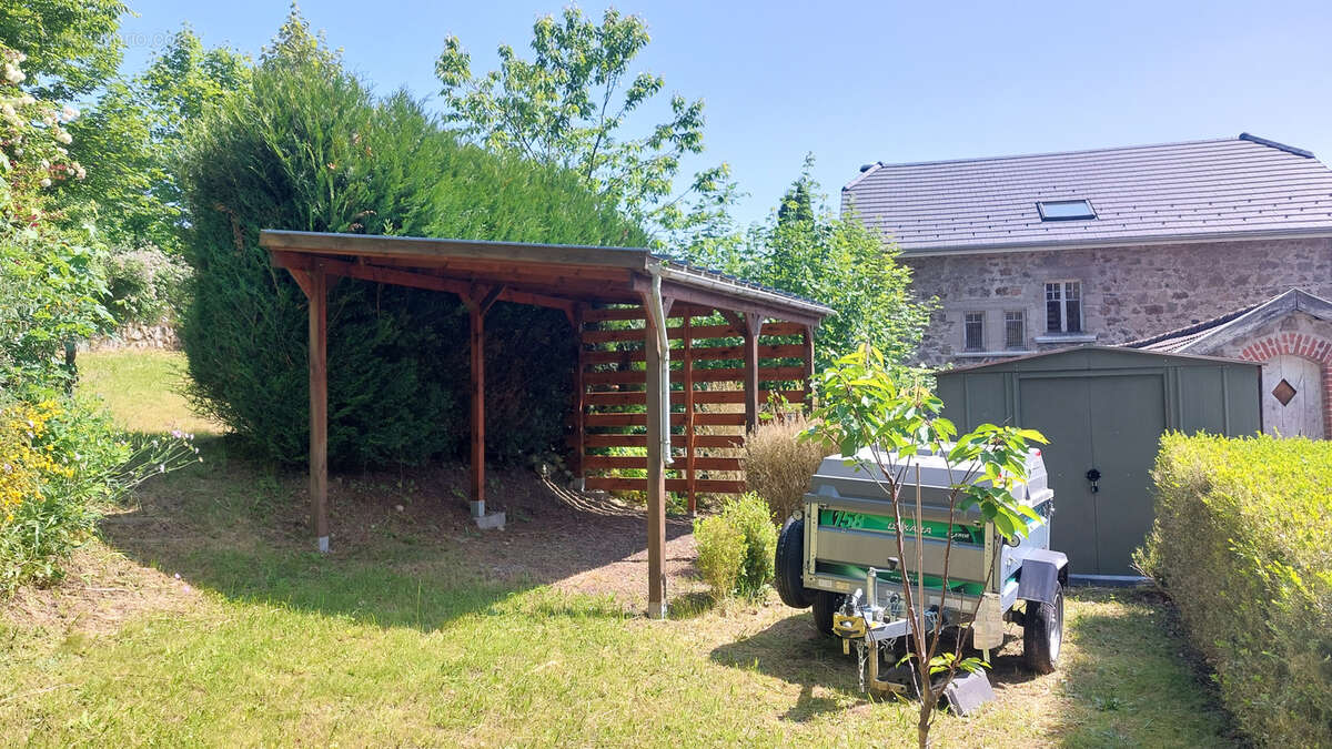 Maison à LE CHAMBON-SUR-LIGNON