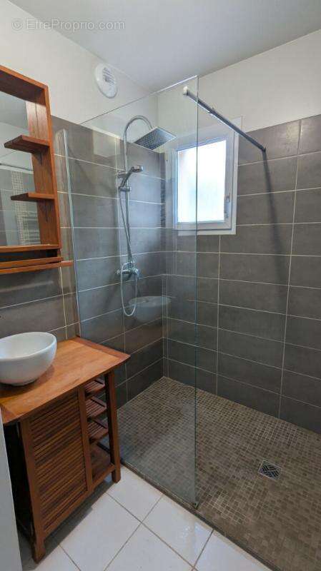 Appartement à COLLEVILLE-MONTGOMERY