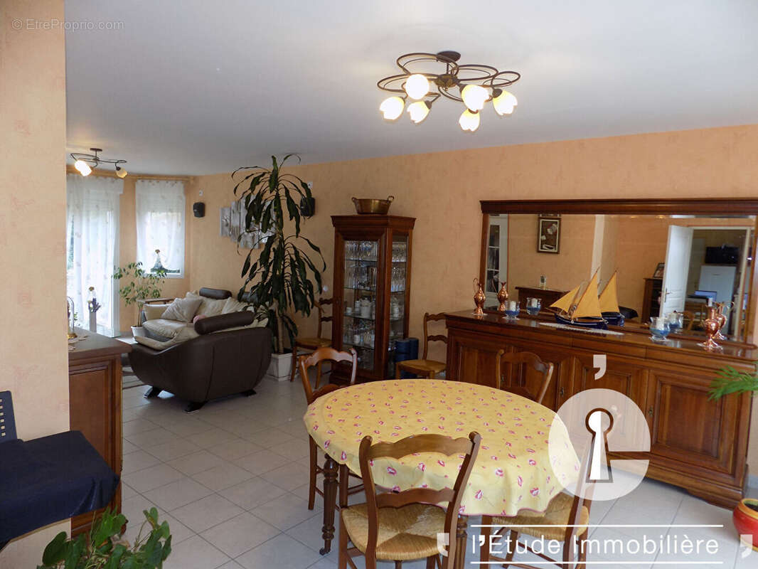 Maison Quelaines Saint Gault 7 pièce(s) 114 m2 - photo 3