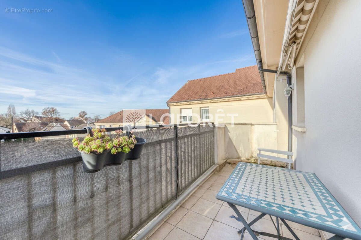 Appartement à PONTAULT-COMBAULT