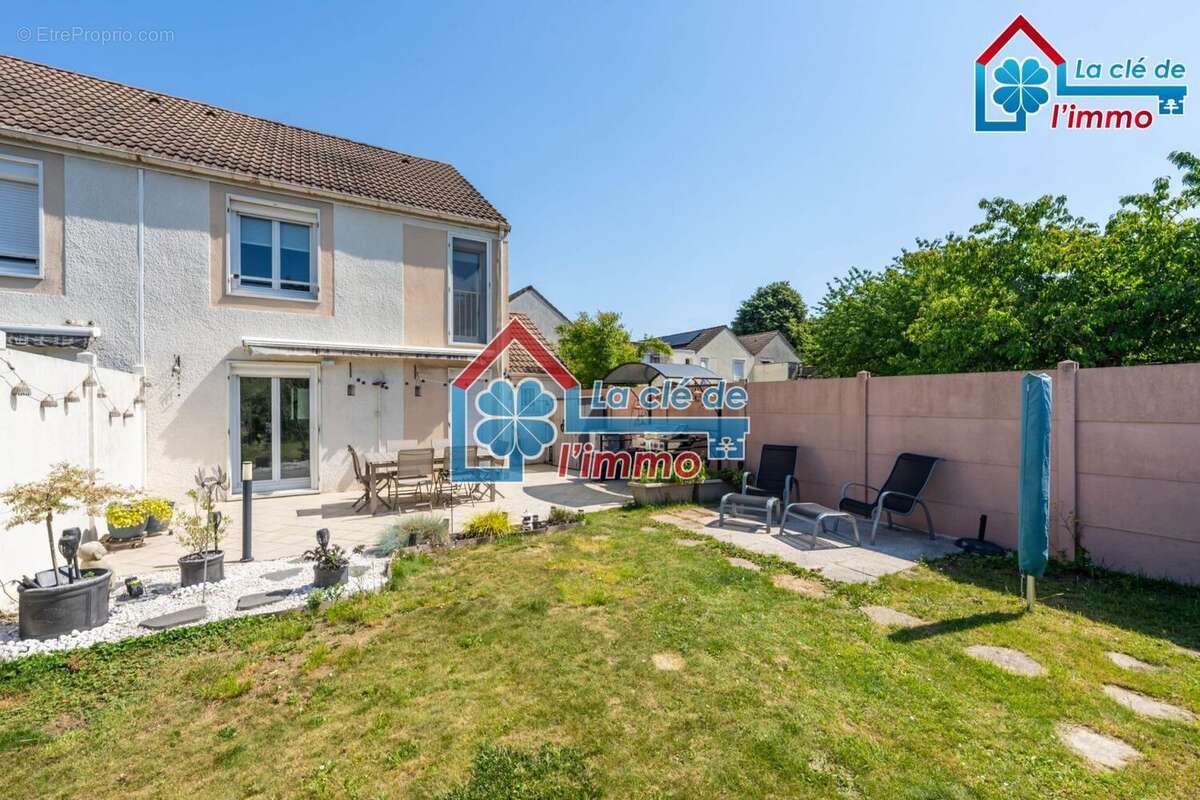 Maison à MOISSY-CRAMAYEL