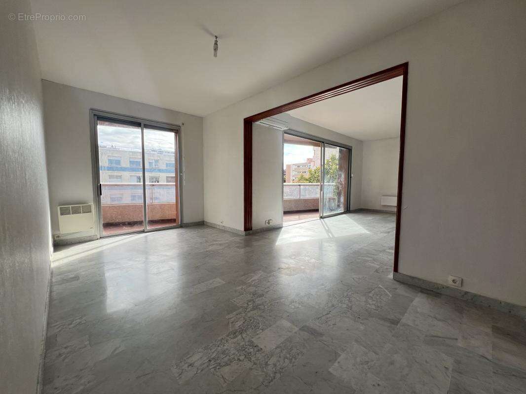 Appartement à MARSEILLE-8E