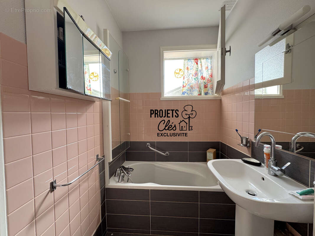 Maison à LE GIROUARD