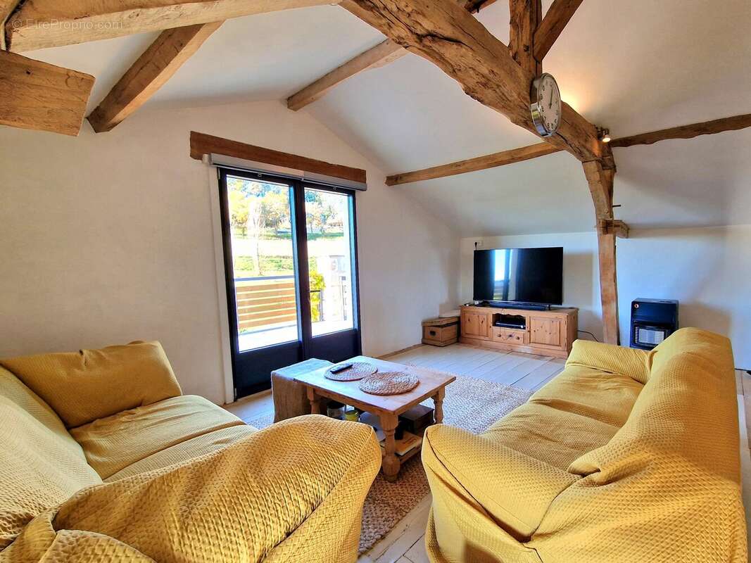 Ferme en pierre avec granges à rénover, piscine et VUE - proche d'Eymet ! - photo 3