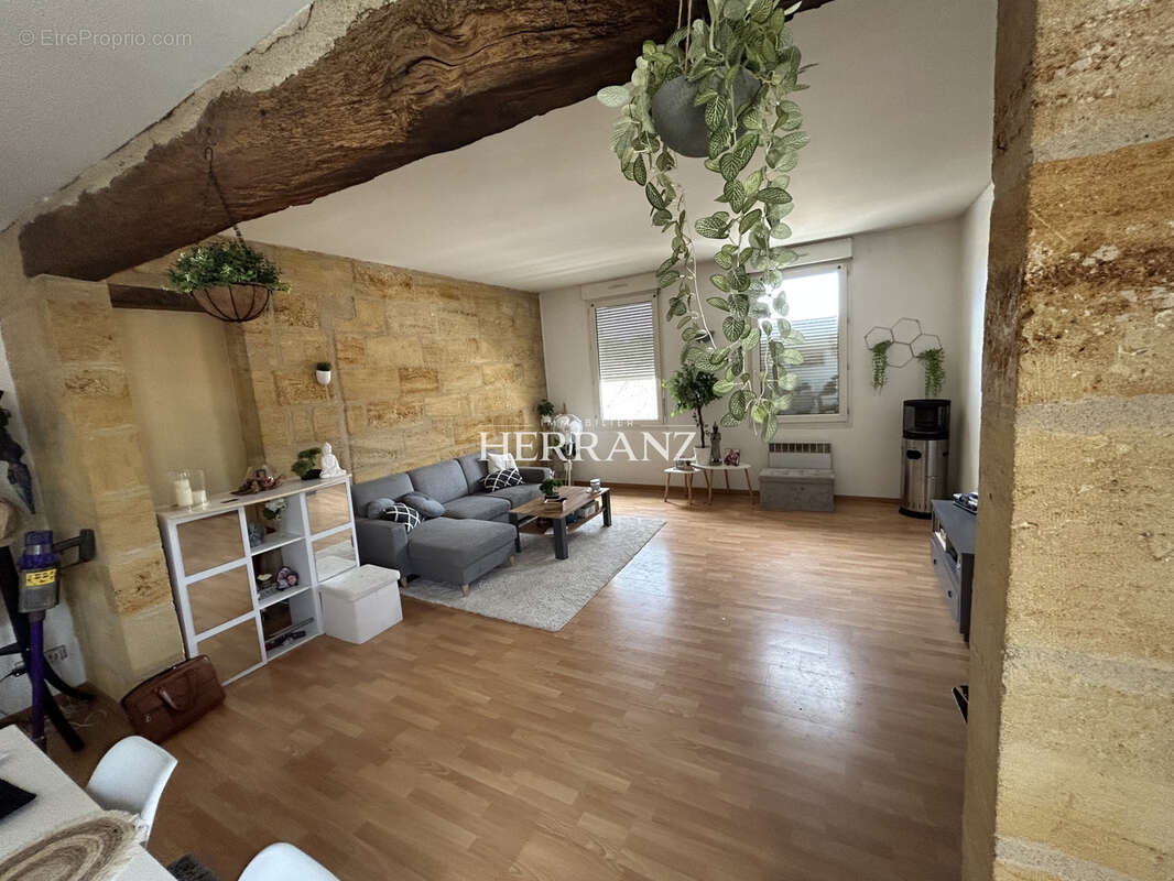 Appartement à SAINT-DENIS-DE-PILE
