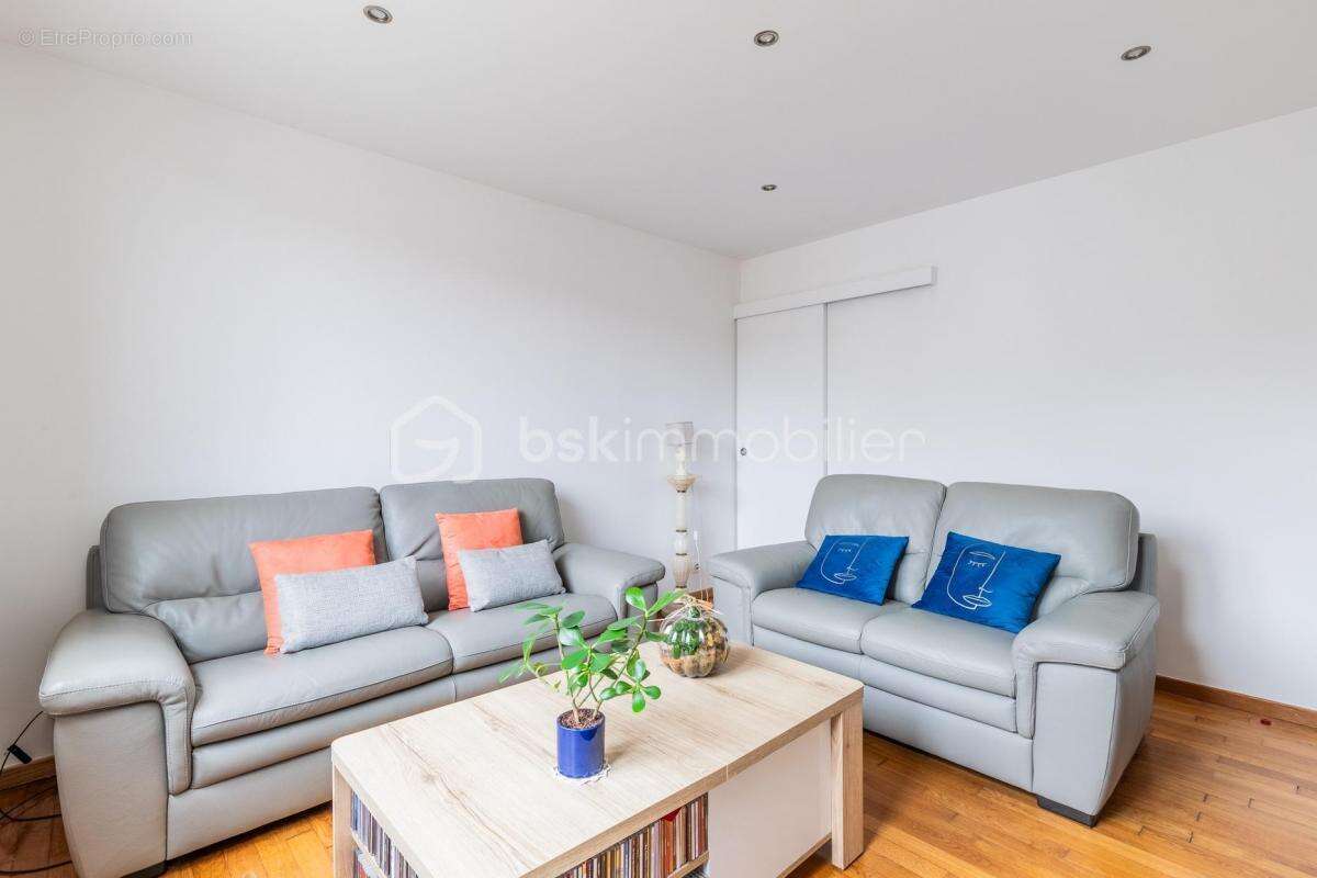 Maison à VERT-LE-GRAND