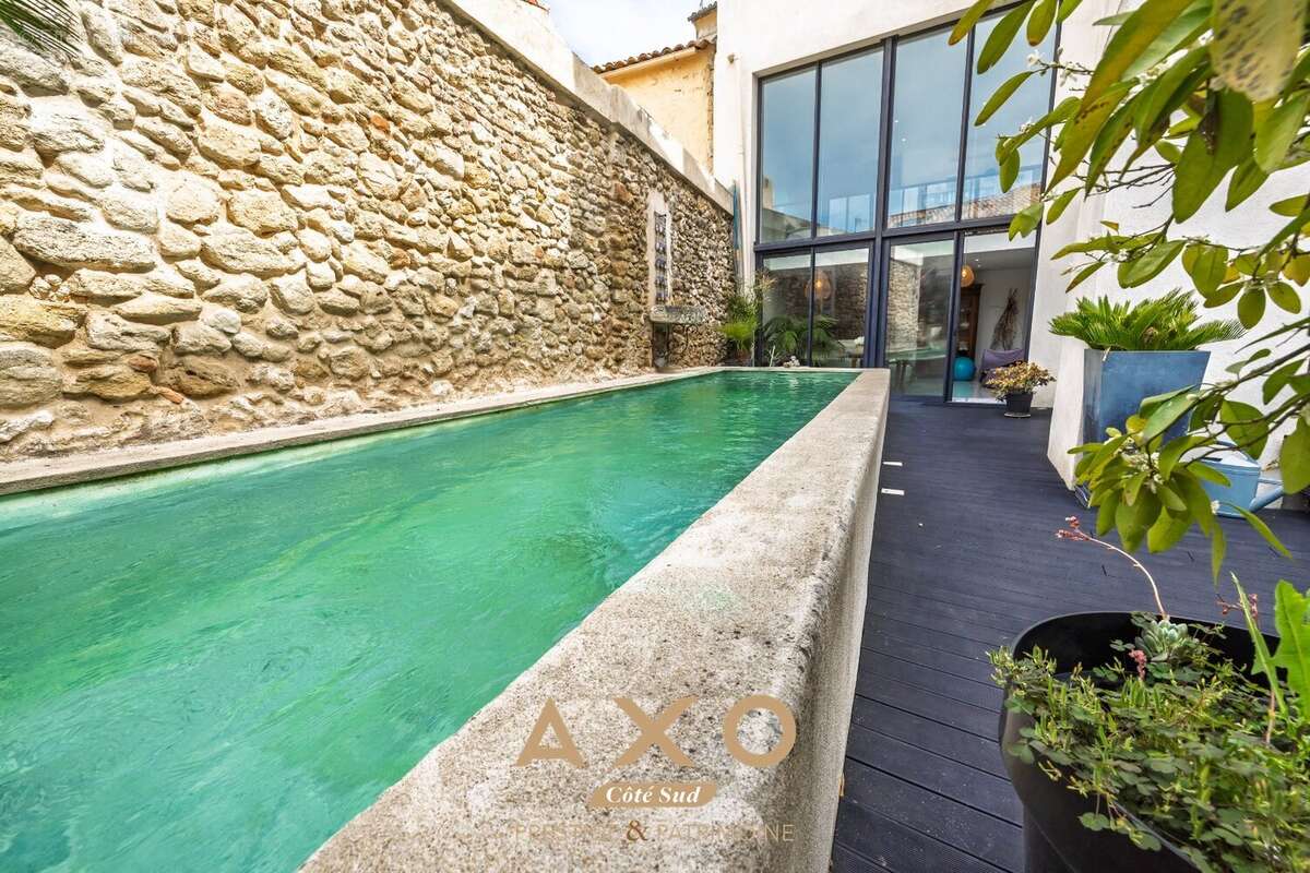 Lambesc - maison - 250m² - 3 chambres - piscine - 750 000  - photo 5