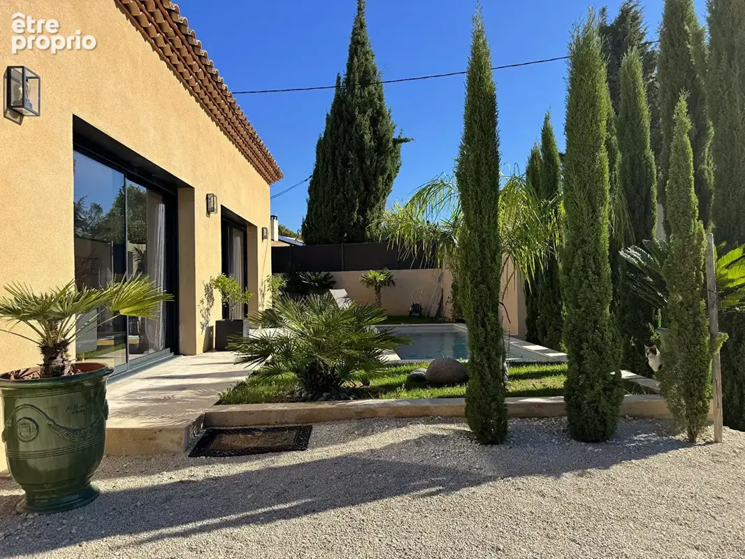 Villeneuve Les Avignon -  Villa contemporaine de plain-pied - photo 2