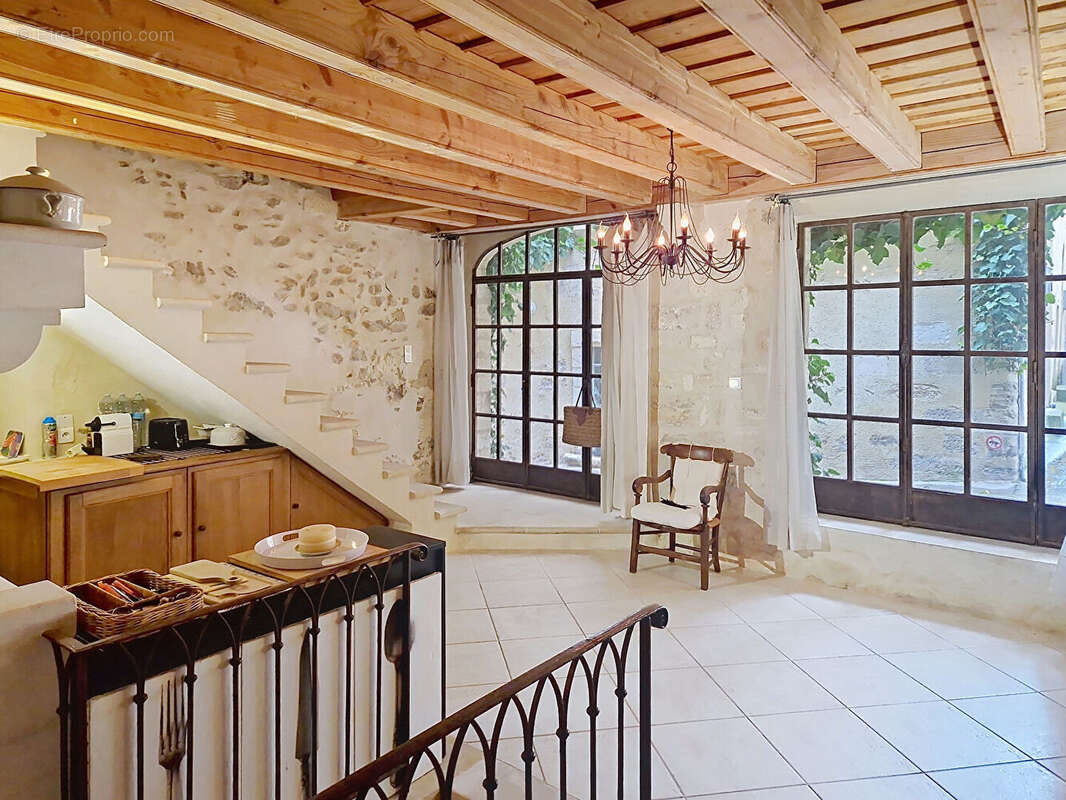 Maison à VILLENEUVE-LES-AVIGNON