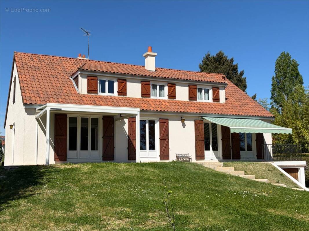 Maison à MONTAMISE