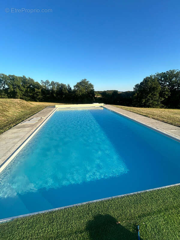 Maison récente de 2019   17000 m2 de terrain avec vignes, piscine et dépendances   à 20 min de Périgueux - photo 10