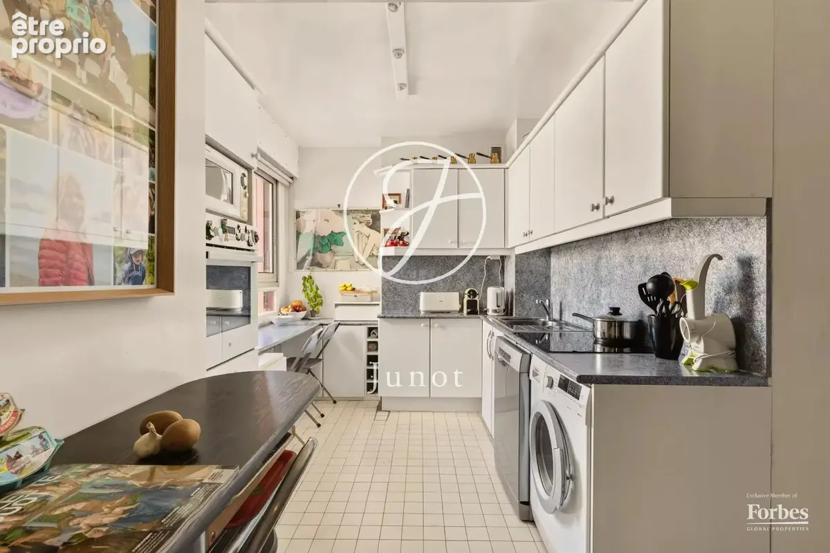 Paris 16e - PASSY / RUE LEKAIN - Appartement à vendre - 5 pièces - 130,21m² Carrez - 4 chambres. - photo 16