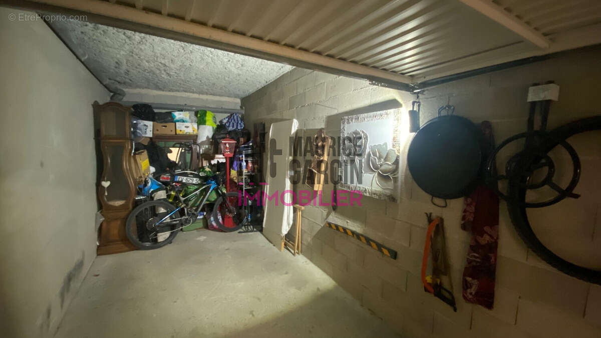 Appartement à ENTRAIGUES-SUR-LA-SORGUE