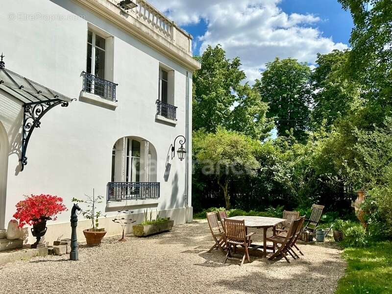 Maison à MAISONS-LAFFITTE