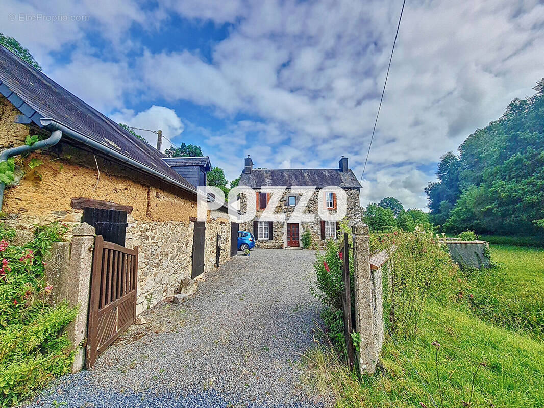 Maison à SAINT-SAUVEUR-LENDELIN