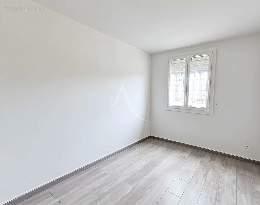 Appartement à VINON-SUR-VERDON