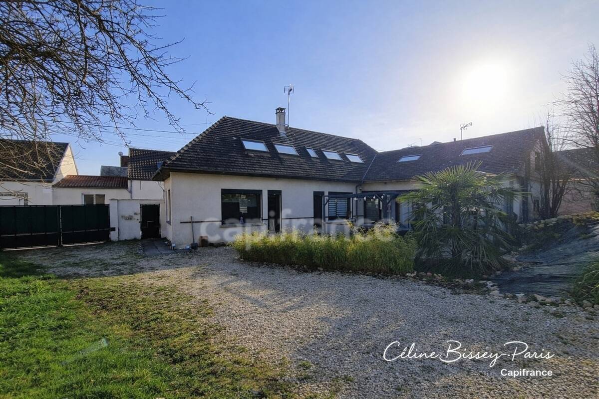 Maison à MESNIL-SAINT-LOUP