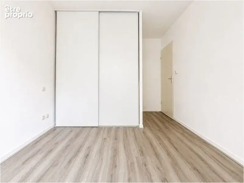 Appartement T3 balcon et parkings - photo 3