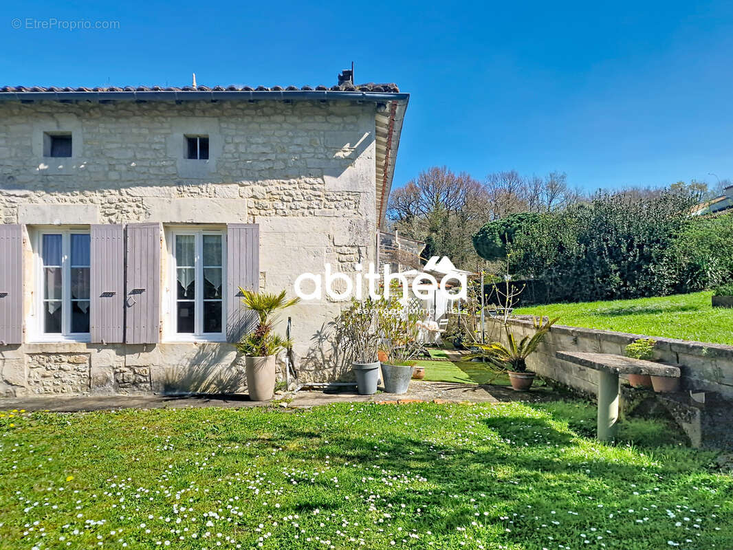 Maison à AVY