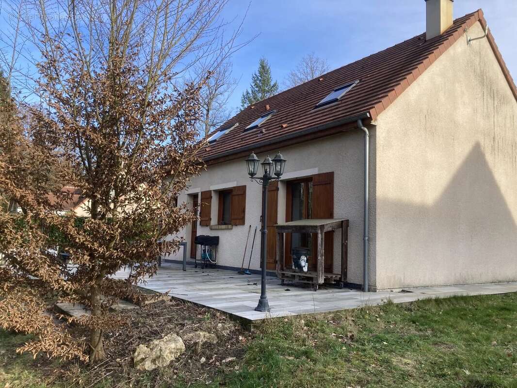 Maison à POIGNY-LA-FORET