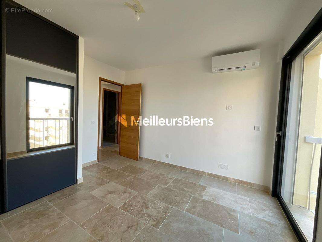 Appartement lumineux de 85 m² avec 3 chambres à vendre à Sète 34200 - photo 5
