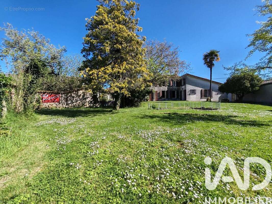 Maison 240 m² à Breuil-La-Reorte  - photo 2